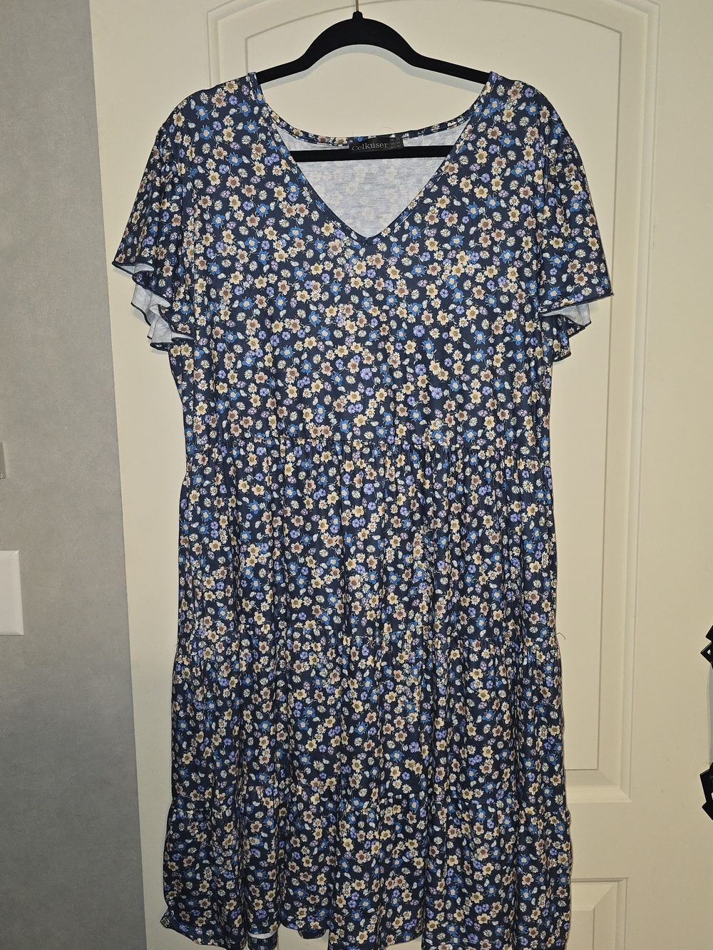 Lot Of 3 Floral V-Neck Tiered Midi T-Shirt Dresses With Pockets